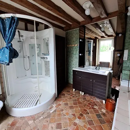 Gasthuis La Queue Du Etreham